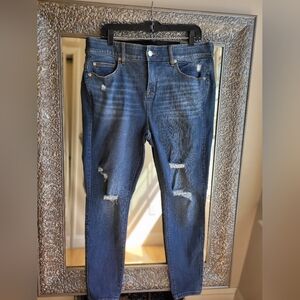 Torrid‎ Bombshell Skinny Premium Stretch Distressed High Rise Jeans. Upstate.